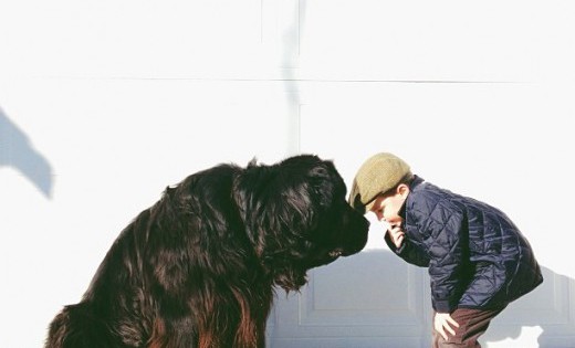 Ένα παιδί, ένας σκύλος και μια δυνατή φιλία (Εικόνες)